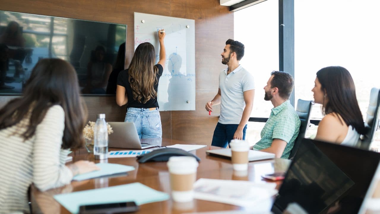 imagem sobre O que é pitch de vendas? Exemplos e estrutura